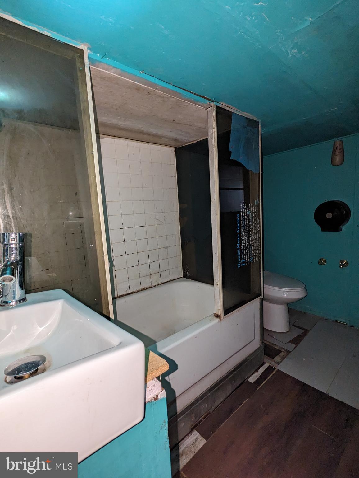 1205 N ELLWOOD AVENUE