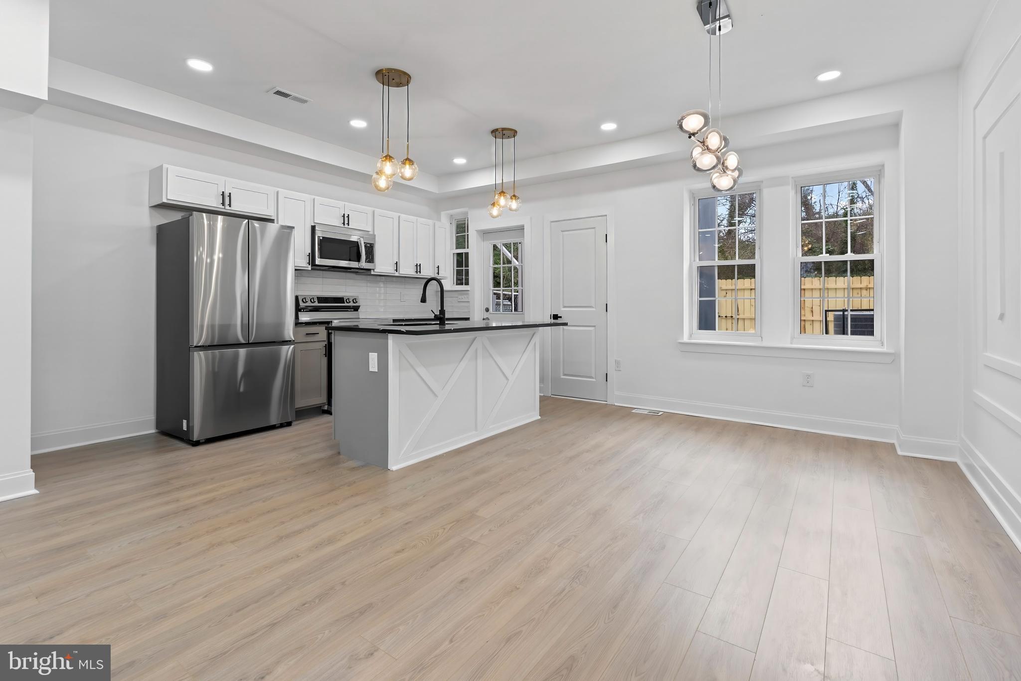 2140 MOUNT ROYAL TERRACE