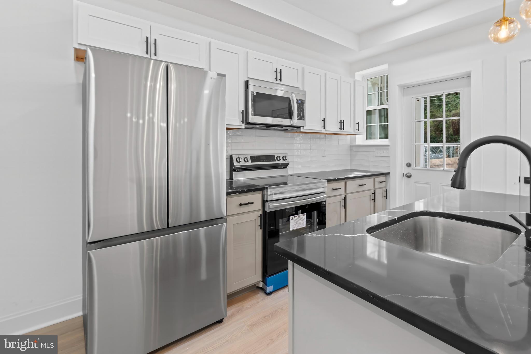 2140 MOUNT ROYAL TERRACE