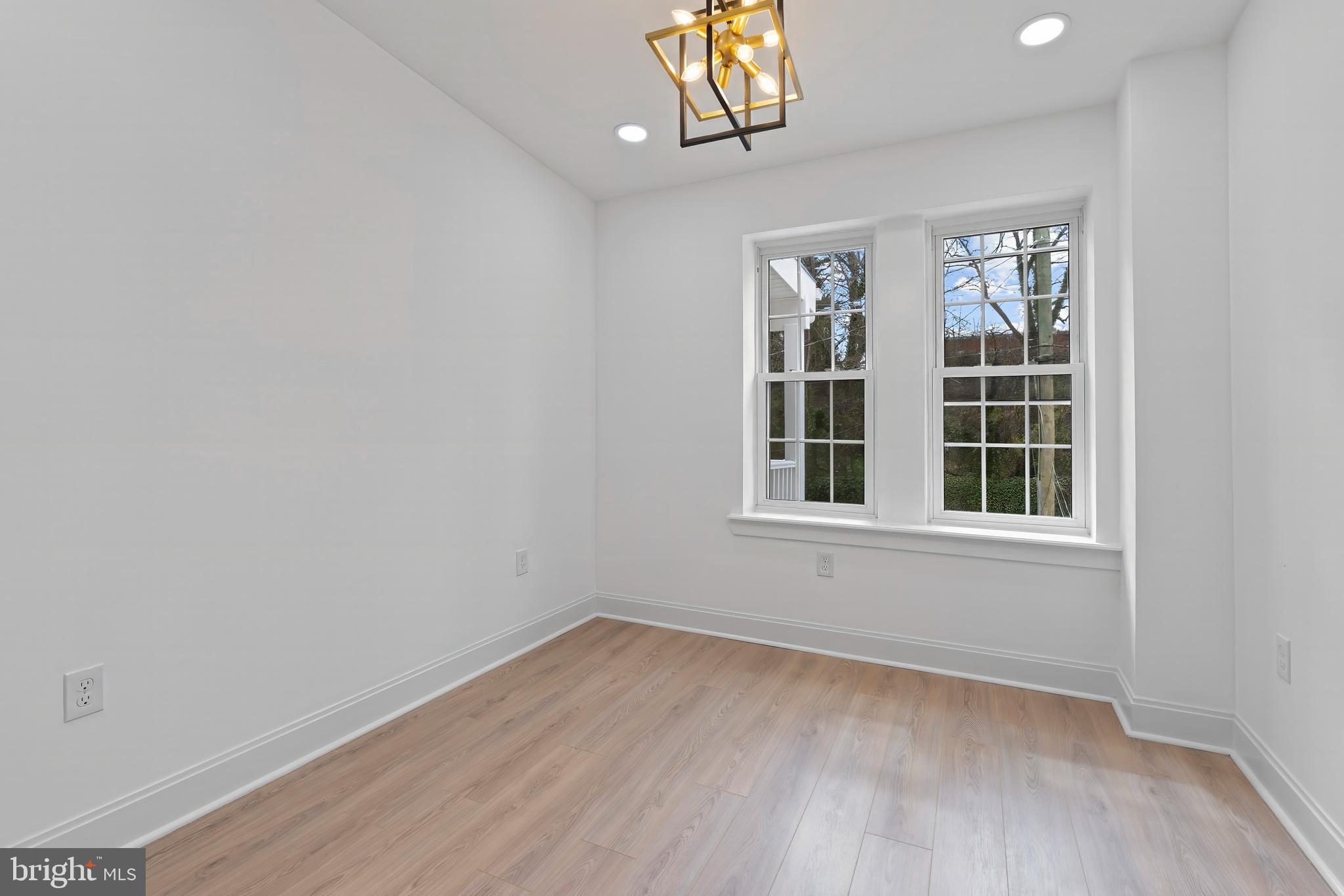 2140 MOUNT ROYAL TERRACE