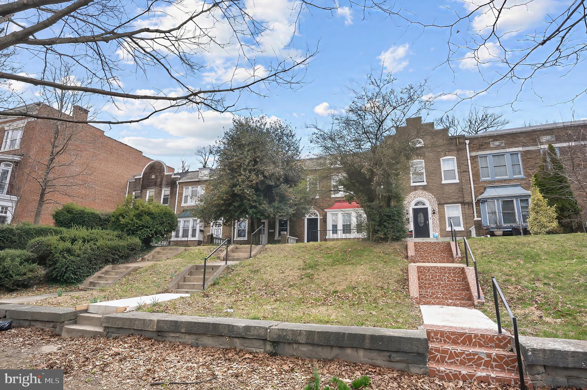 2140 MOUNT ROYAL TERRACE