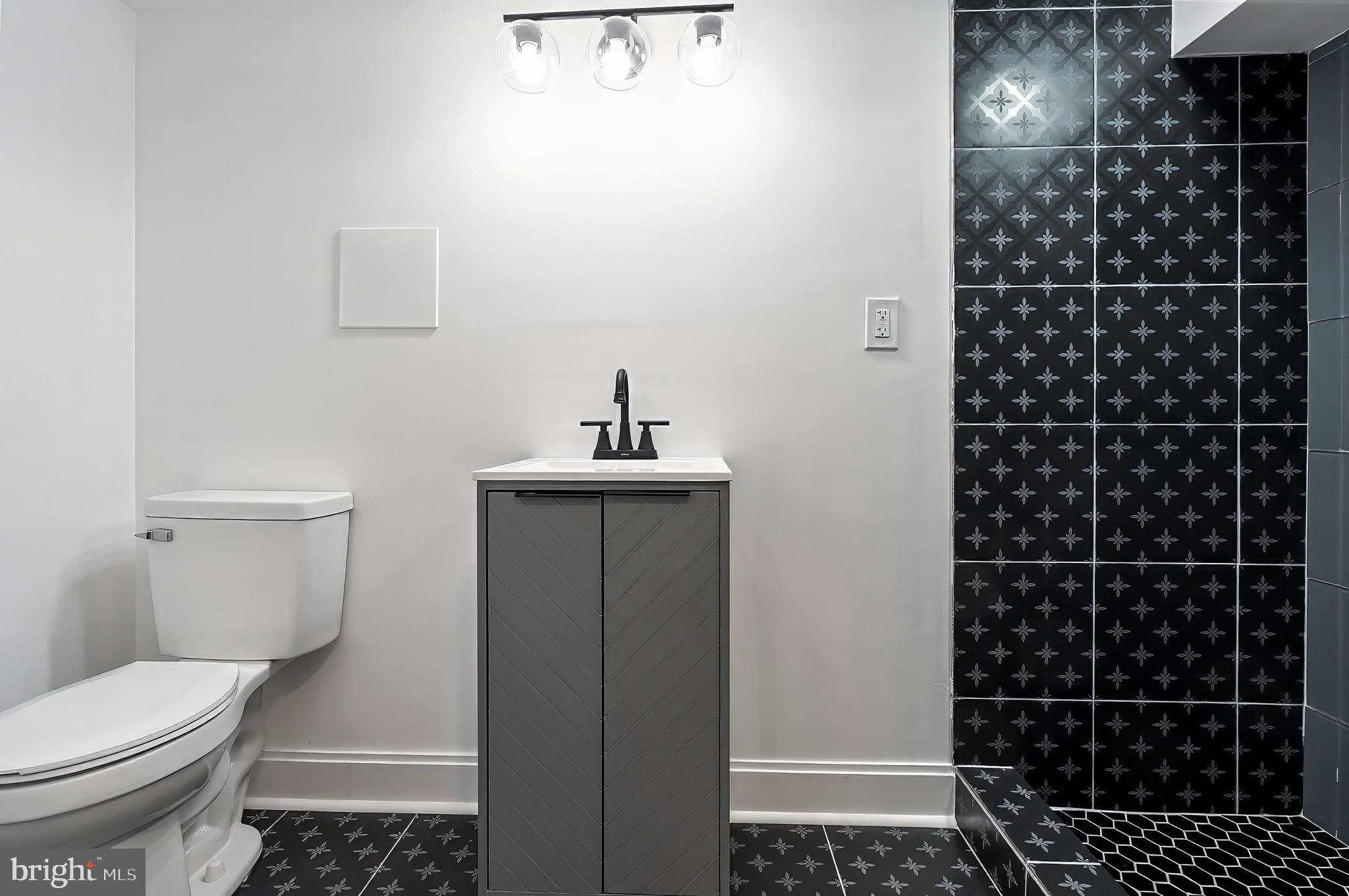 2140 MOUNT ROYAL TERRACE