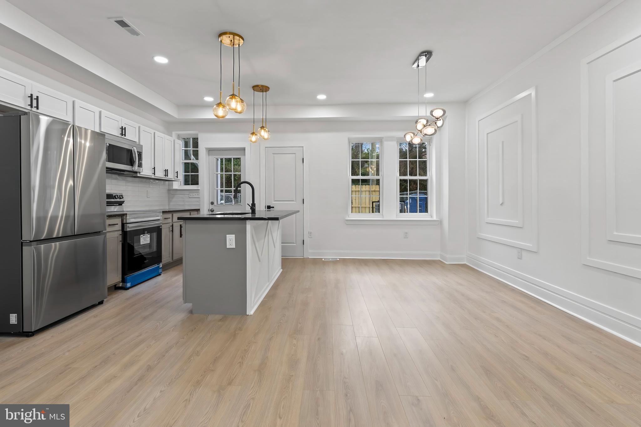 2140 MOUNT ROYAL TERRACE