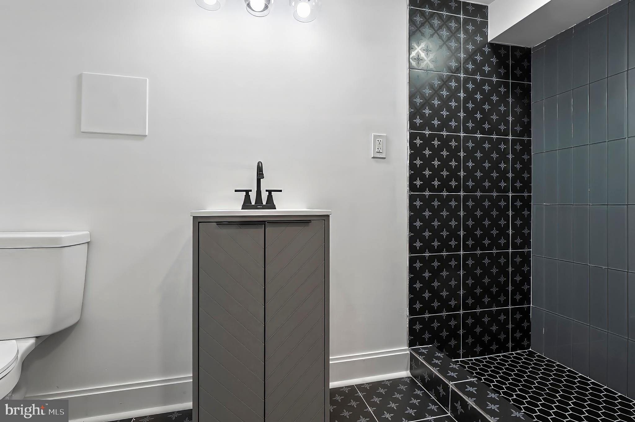 2140 MOUNT ROYAL TERRACE