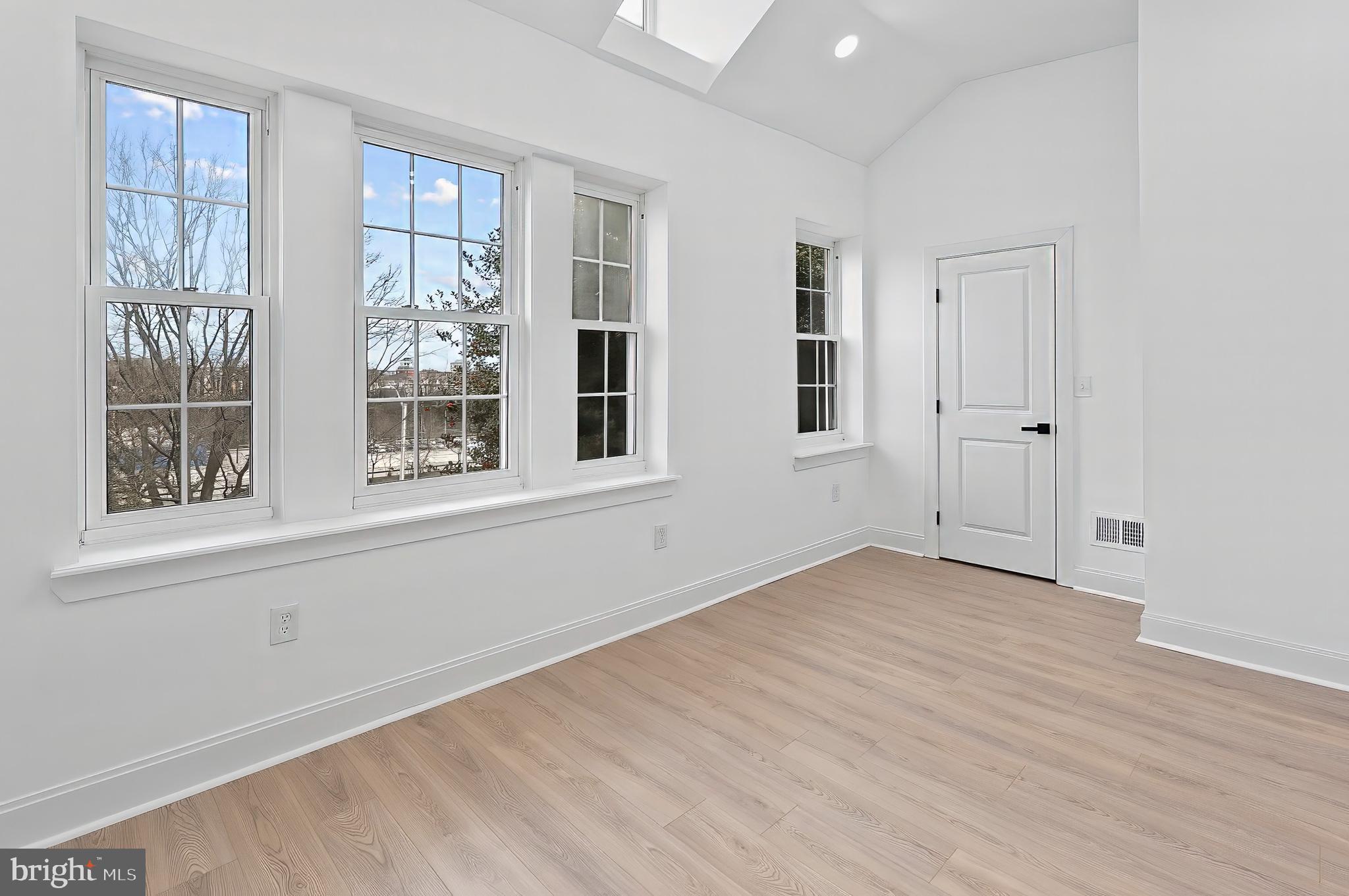 2140 MOUNT ROYAL TERRACE