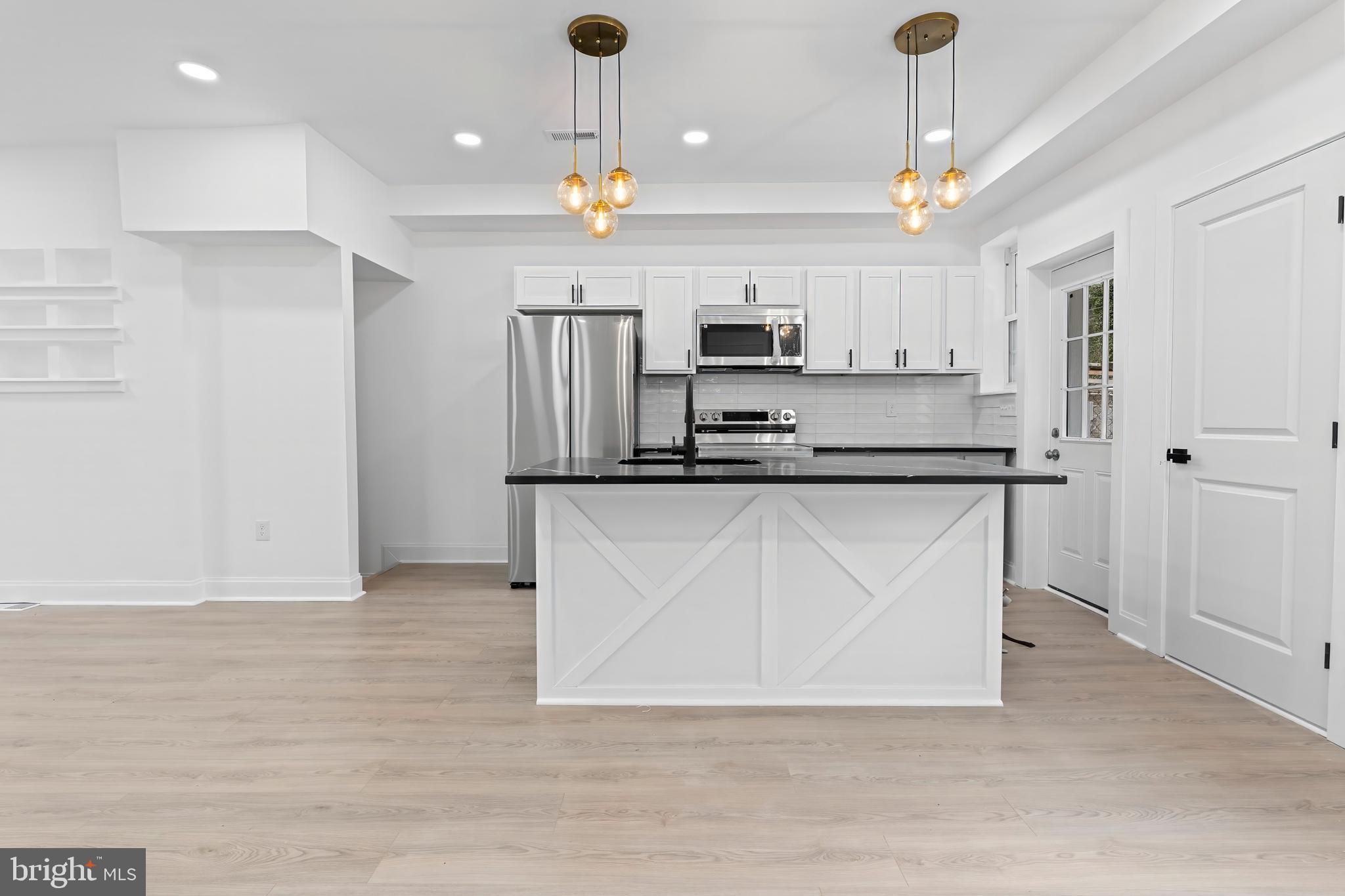 2140 MOUNT ROYAL TERRACE