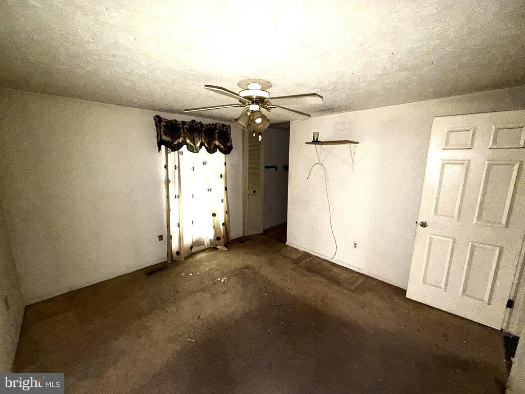21 WOODMANS COURT