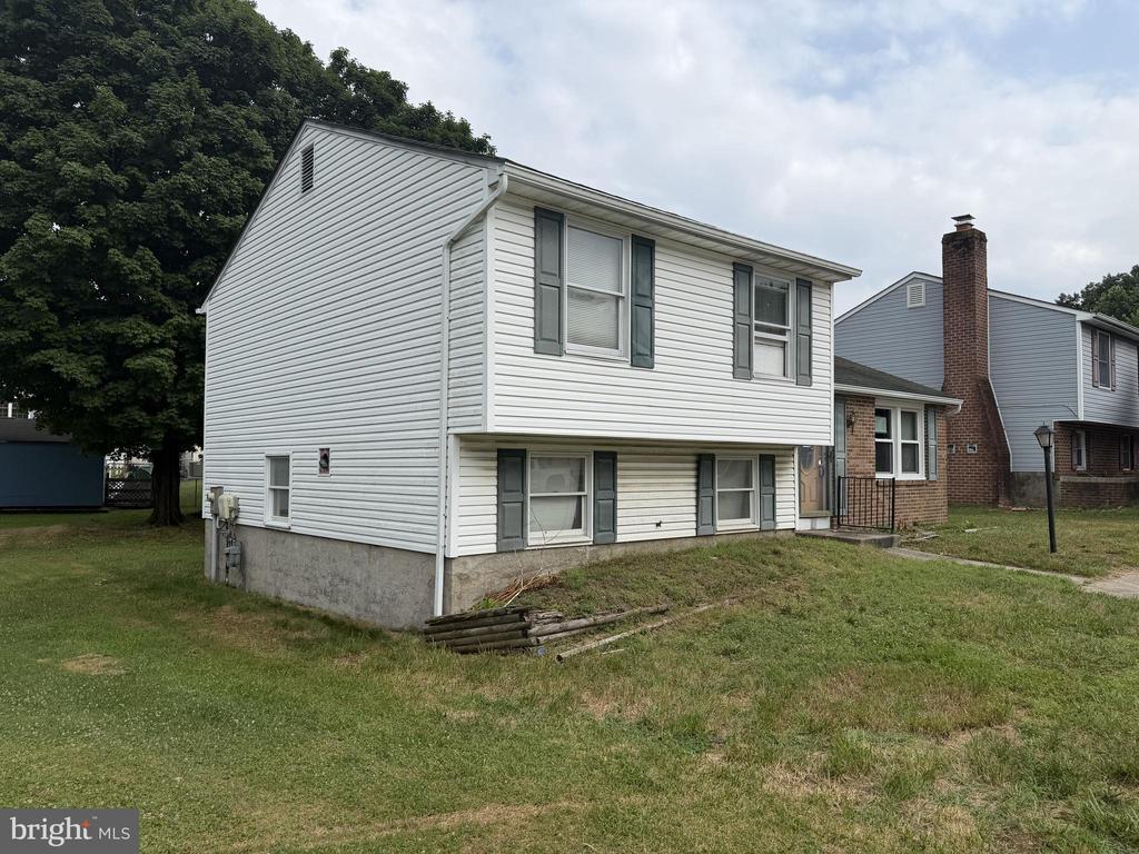 21 WOODMANS COURT
