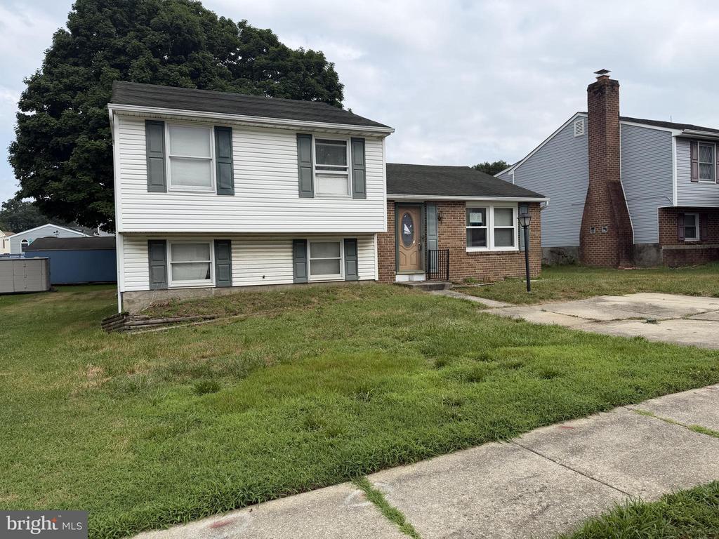 21 WOODMANS COURT