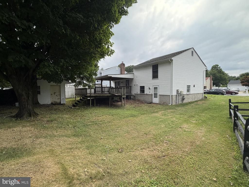 21 WOODMANS COURT