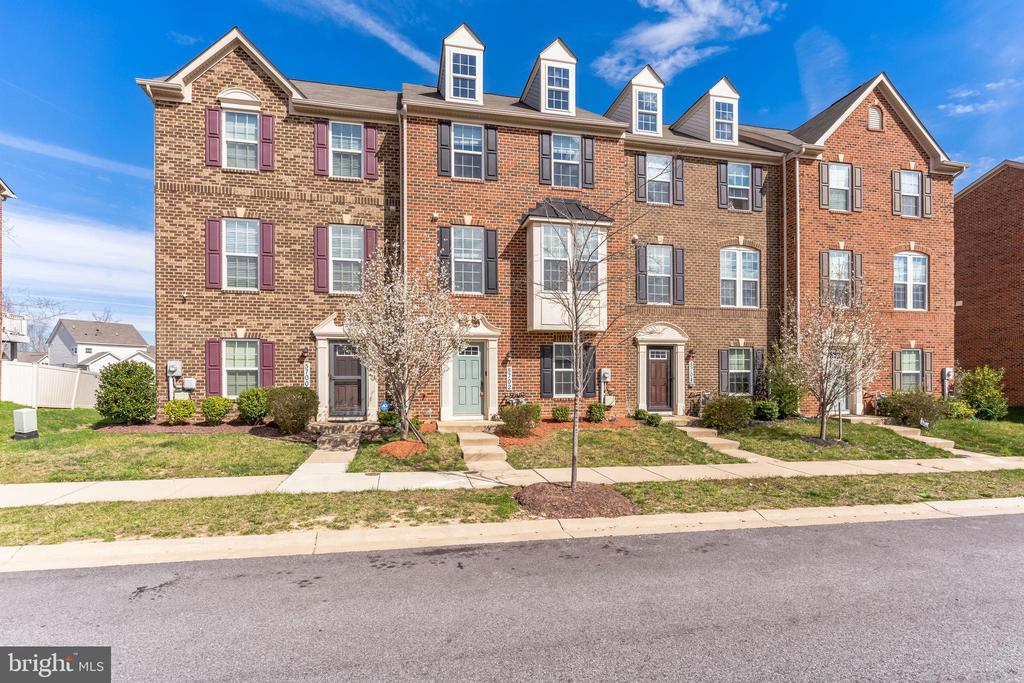 5702 RIVER SHARK LANE