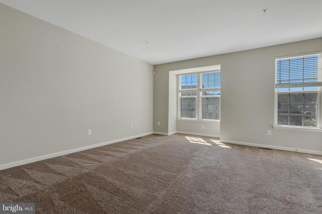 5702 RIVER SHARK LANE
