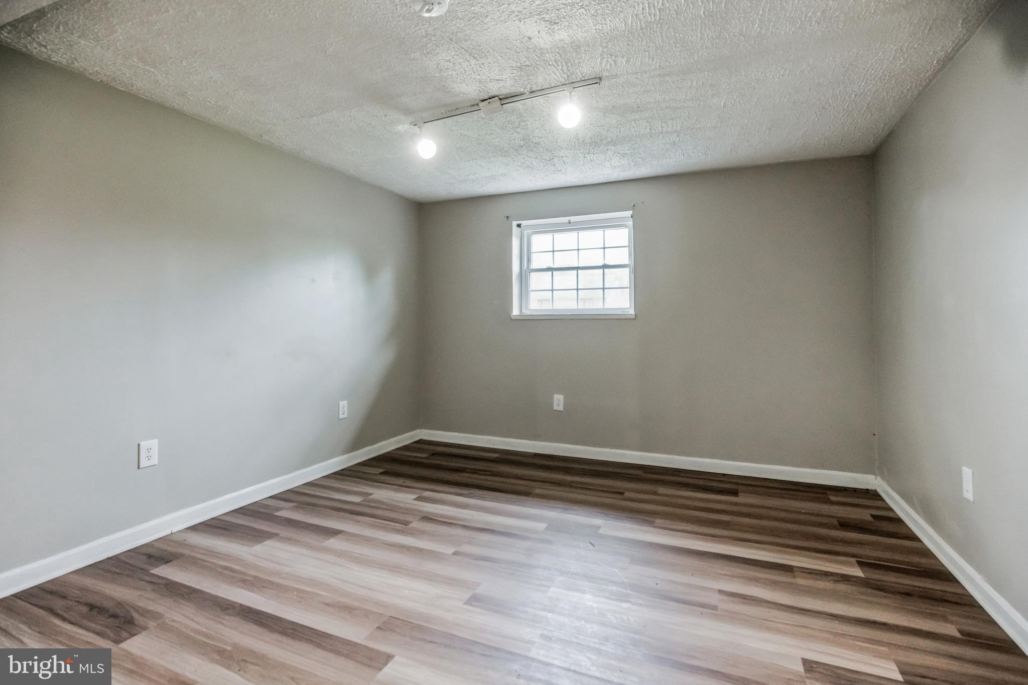 2153 FREEMANTLE COURT