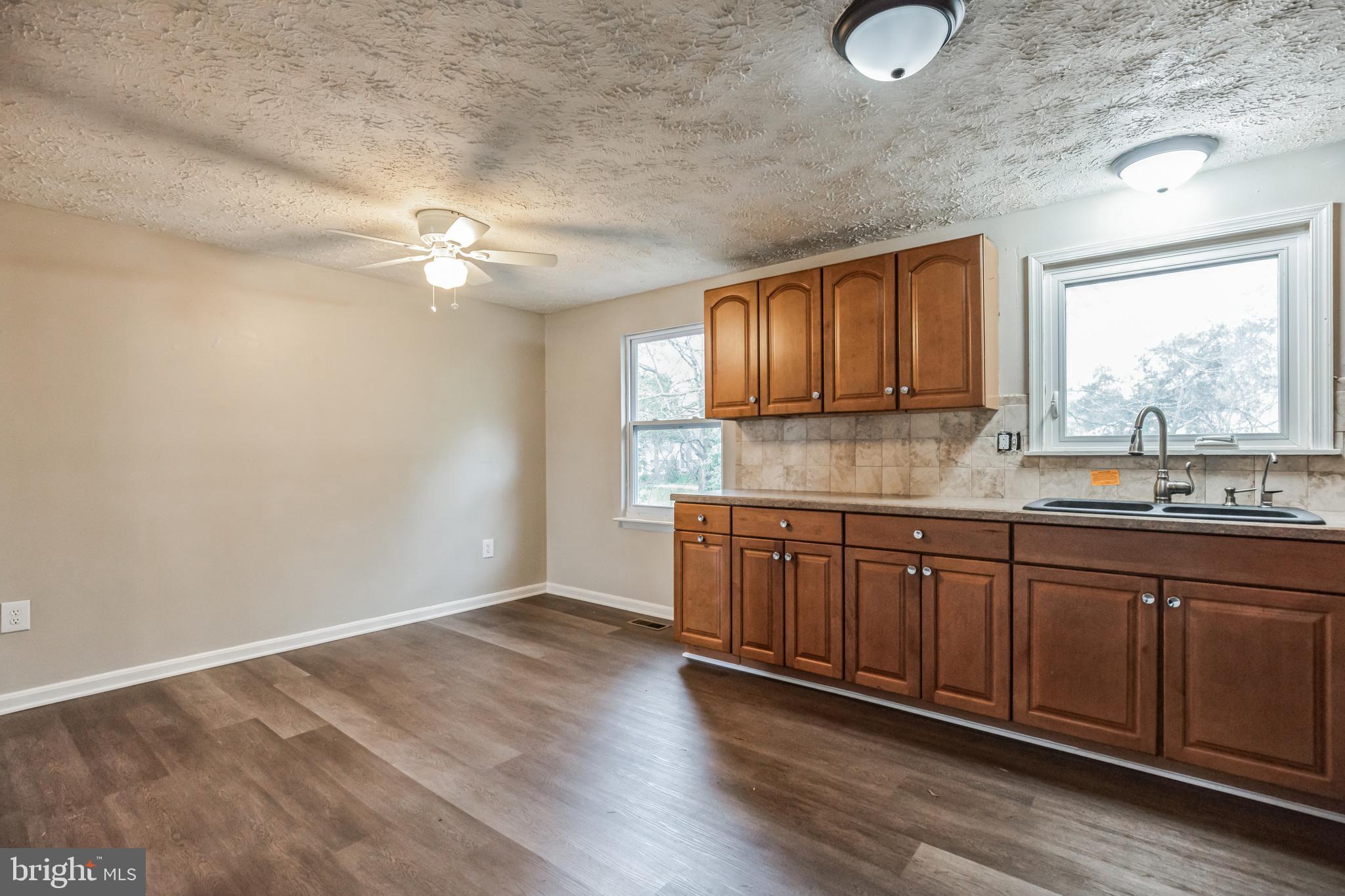 2153 FREEMANTLE COURT