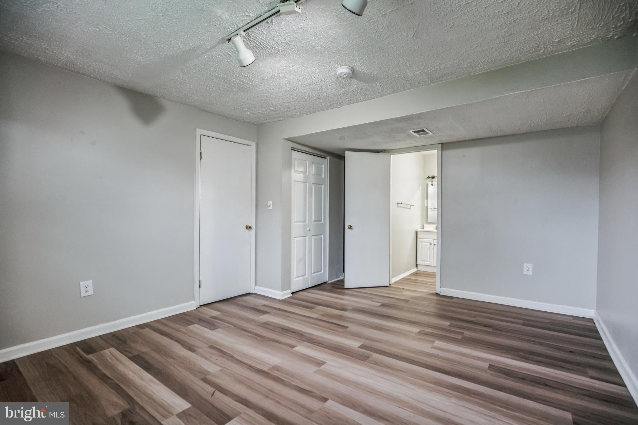 2153 FREEMANTLE COURT