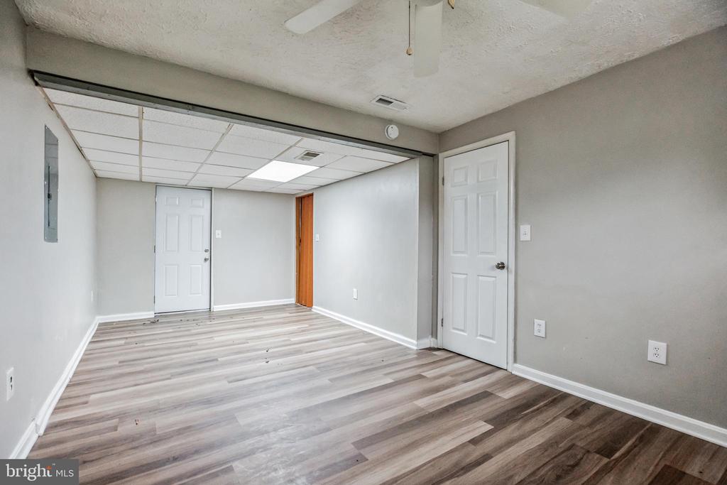 2153 FREEMANTLE COURT