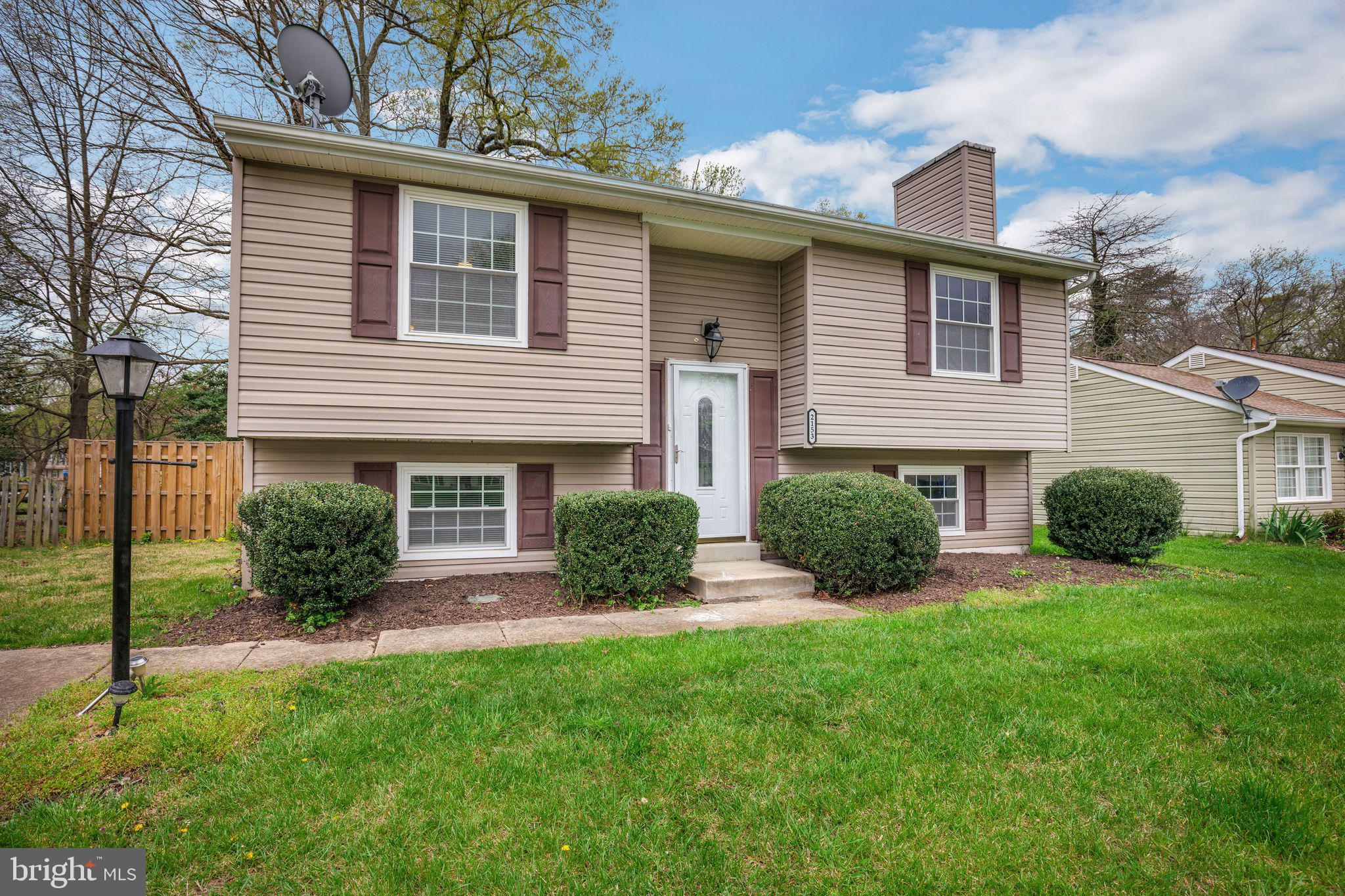 2153 FREEMANTLE COURT