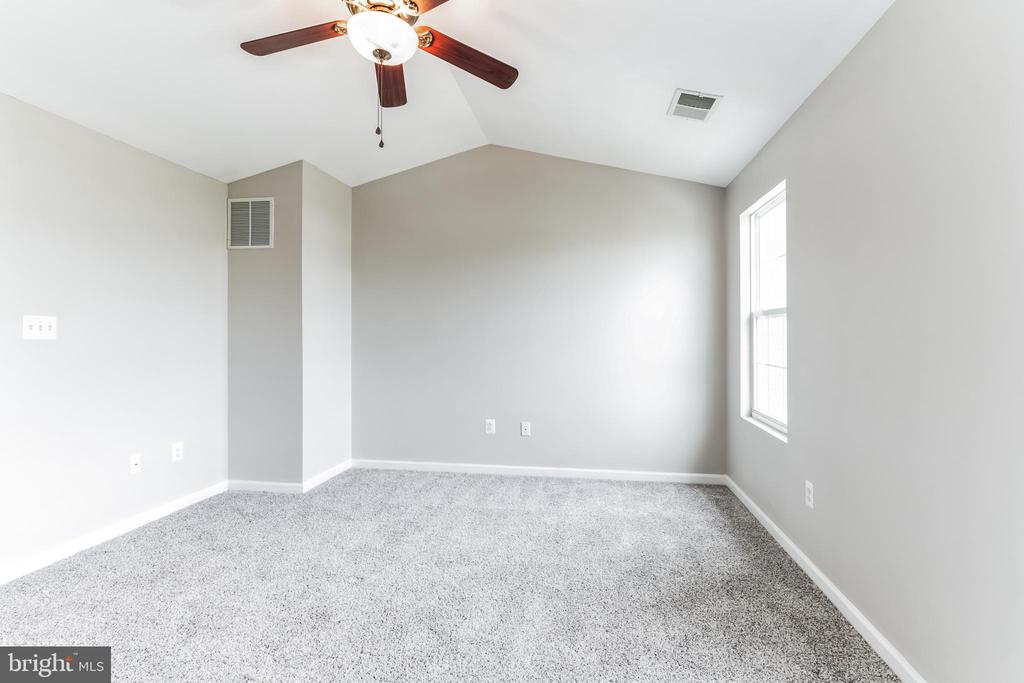 5019 OYSTER REEF PLACE