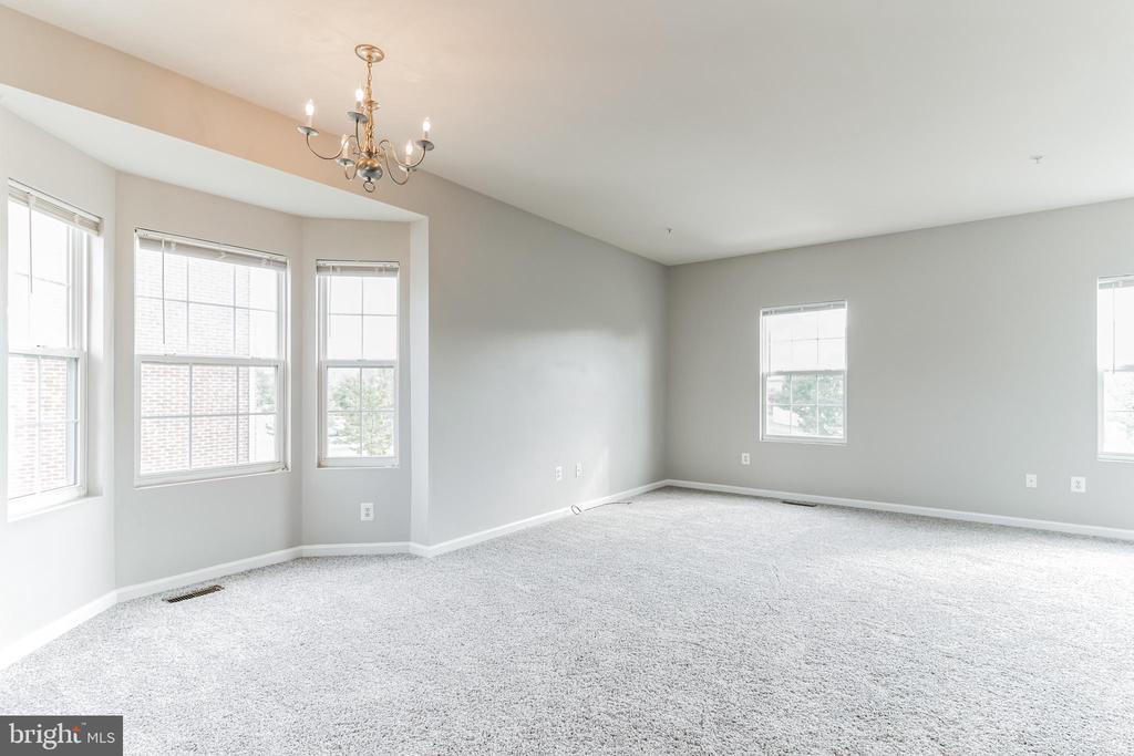 5019 OYSTER REEF PLACE