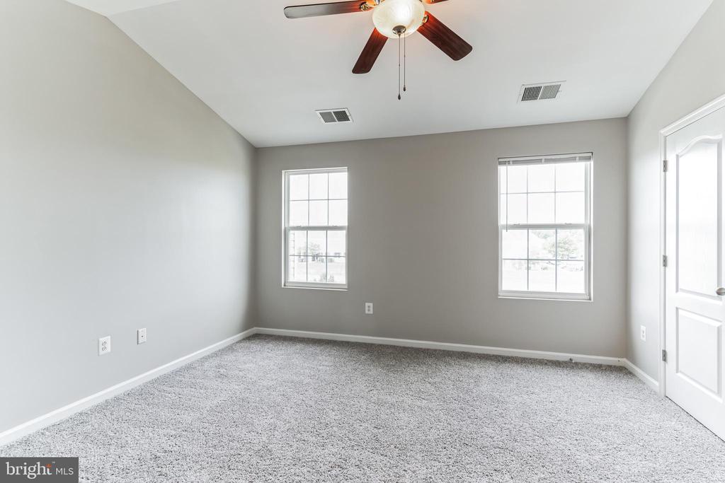 5019 OYSTER REEF PLACE