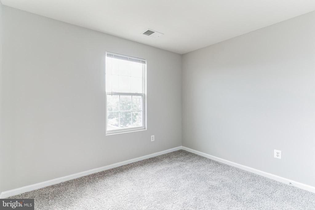 5019 OYSTER REEF PLACE