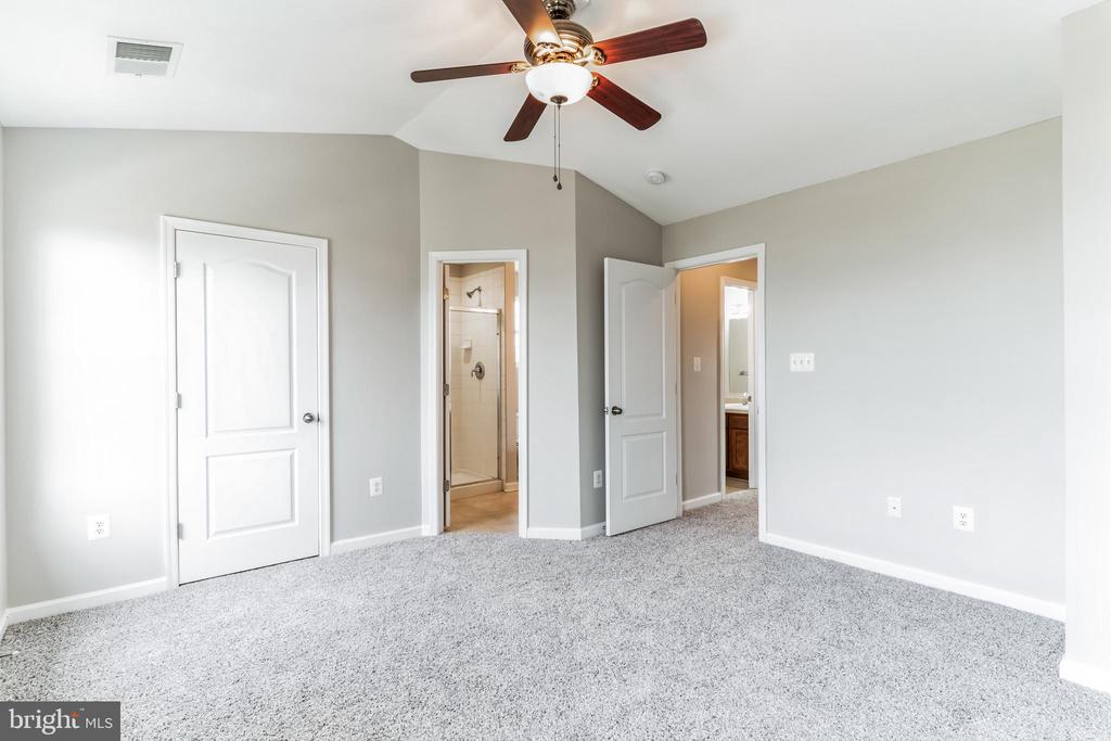 5019 OYSTER REEF PLACE