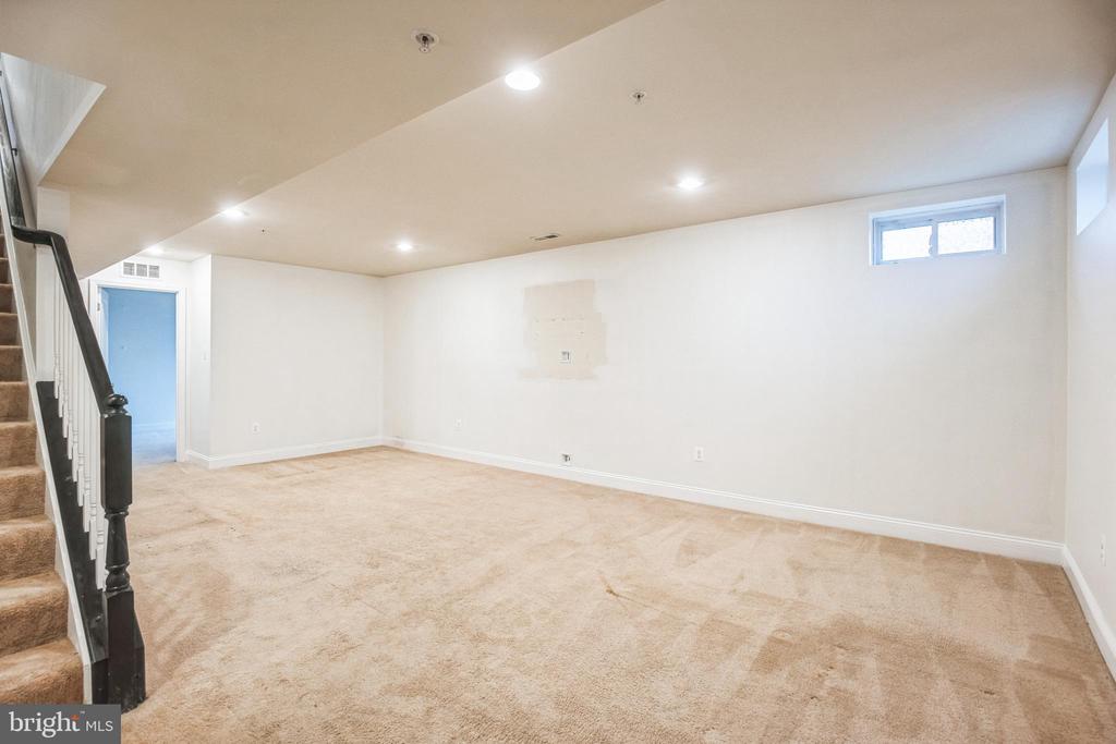 5393 DARLINGTON COURT