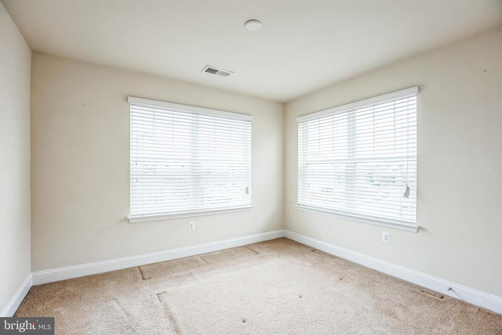 5393 DARLINGTON COURT