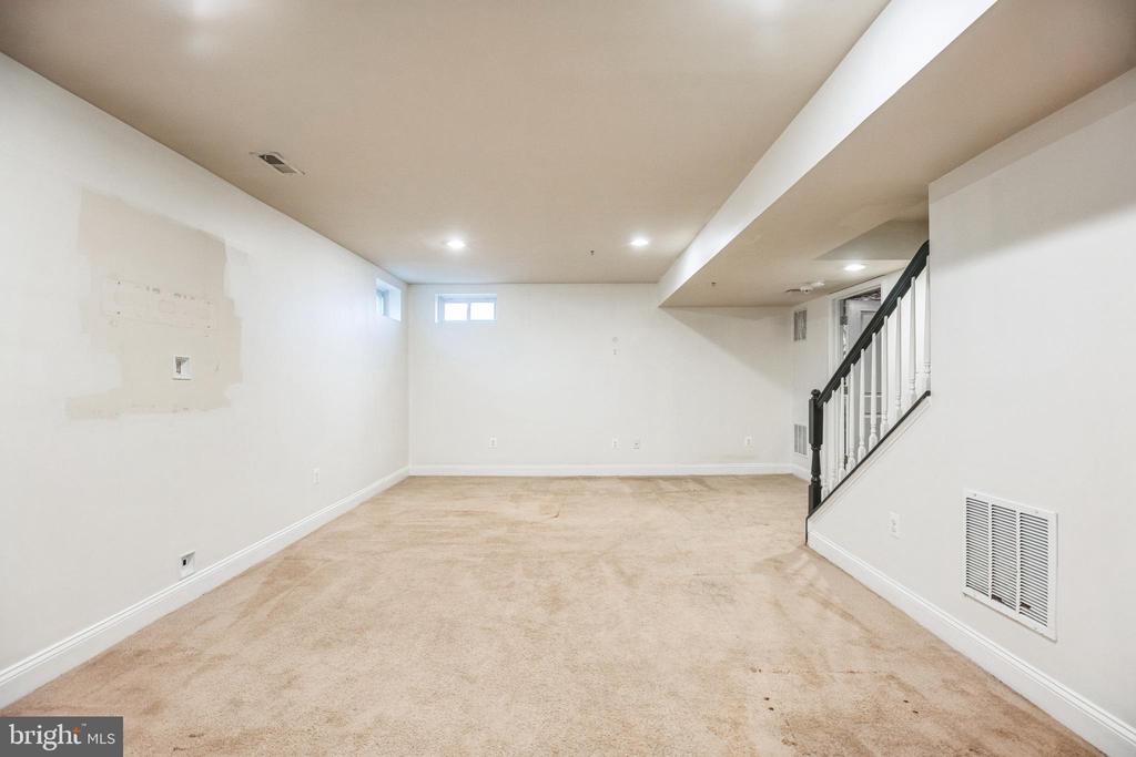 5393 DARLINGTON COURT