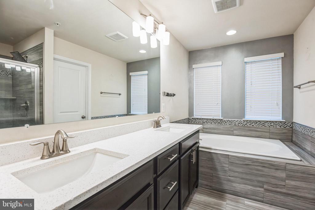 5393 DARLINGTON COURT