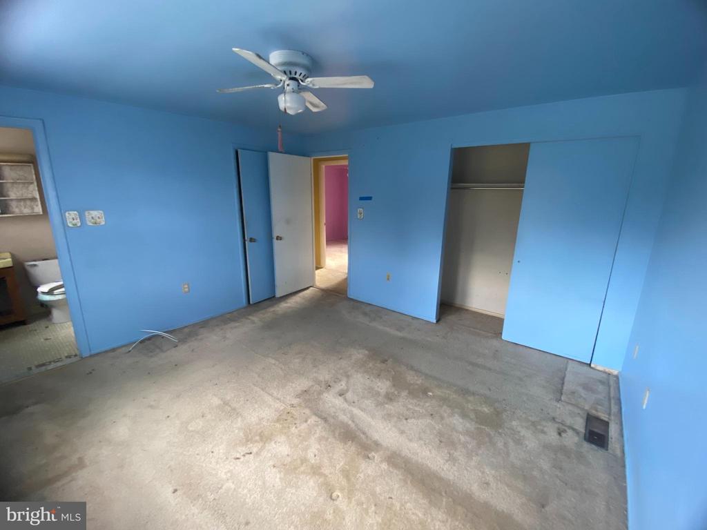 4006 BREWSTER LANE
