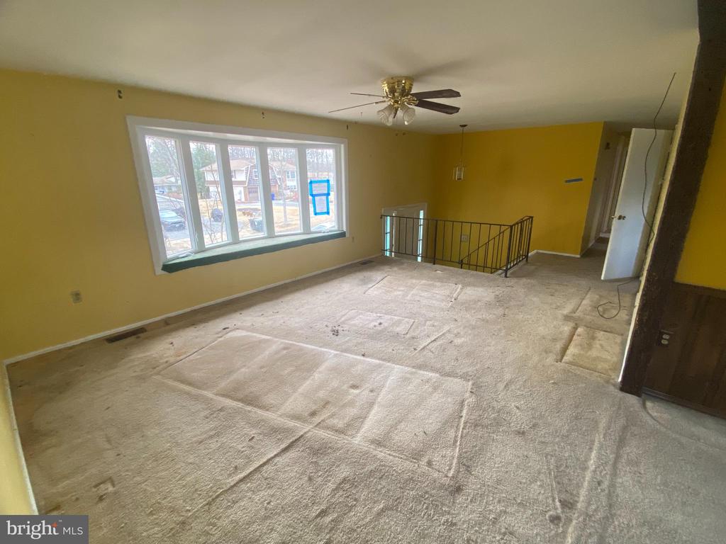 4006 BREWSTER LANE