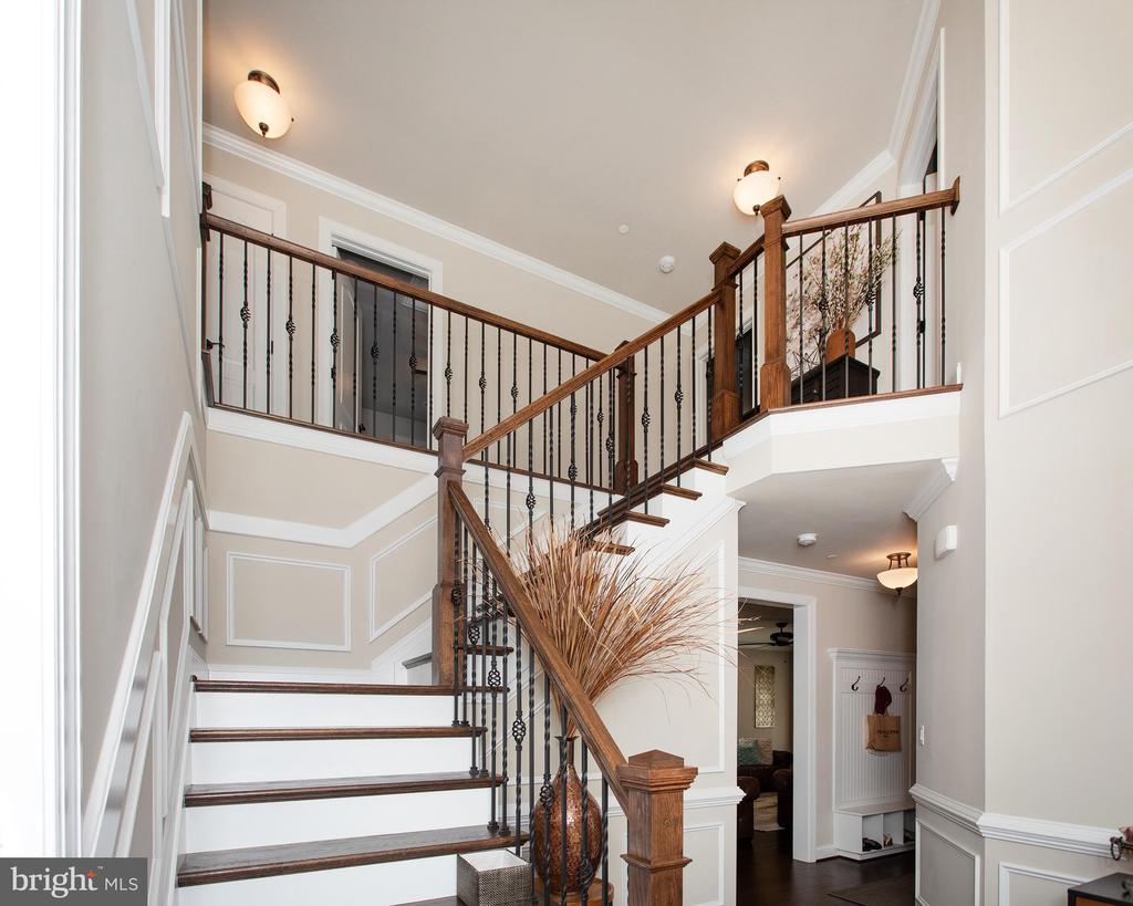 4550 GUINEVERE LANE