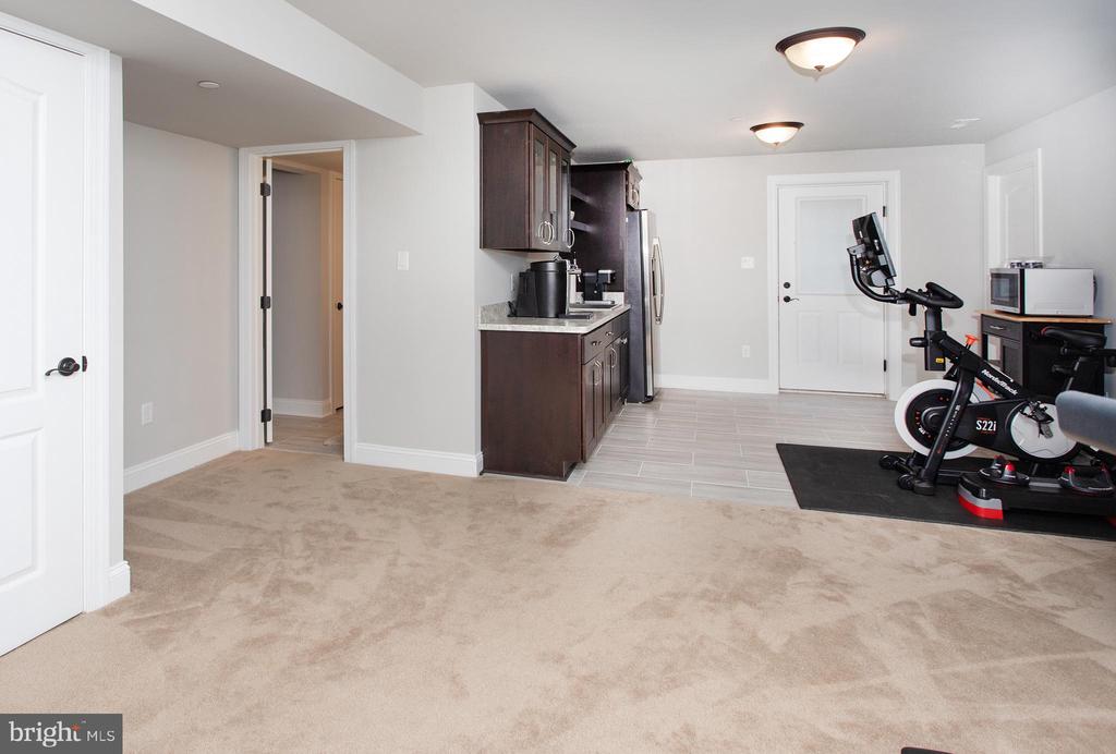 4550 GUINEVERE LANE
