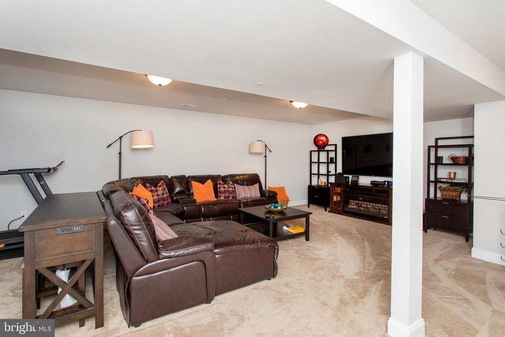 4550 GUINEVERE LANE