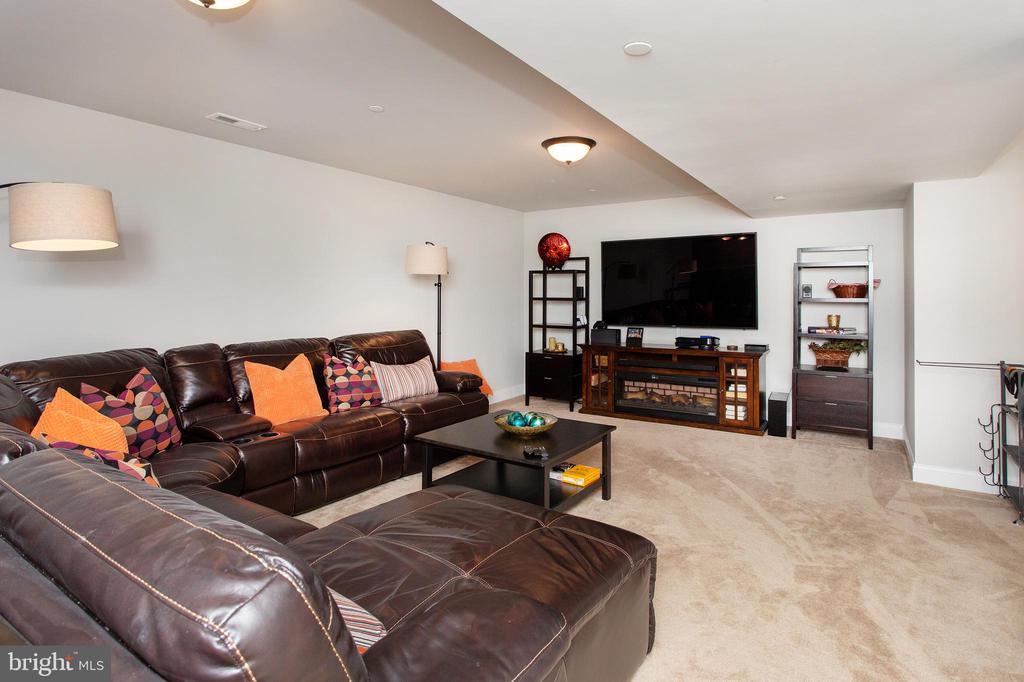 4550 GUINEVERE LANE