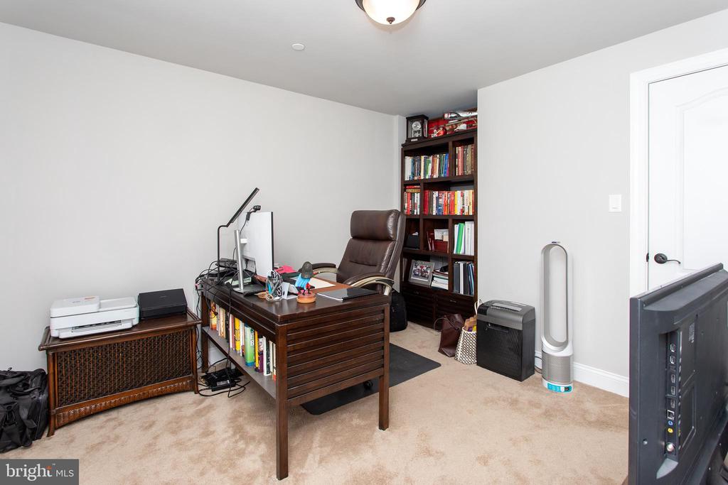 4550 GUINEVERE LANE
