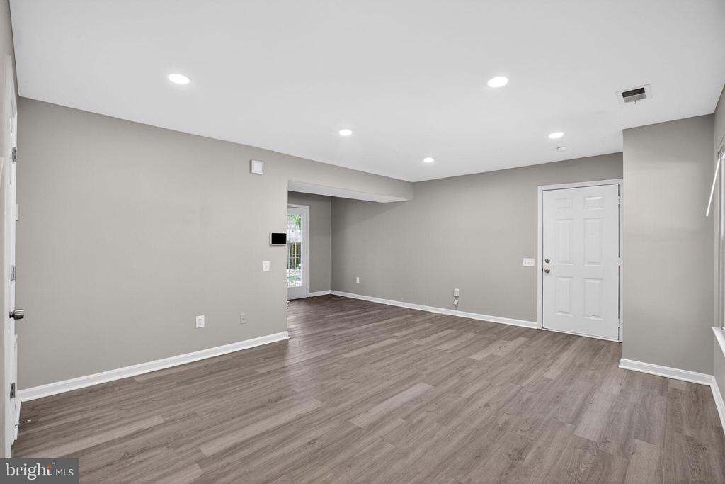 4816 UNDERWOOD COURT