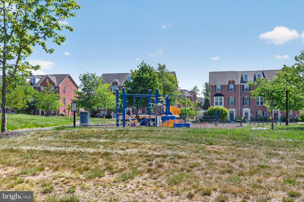 5413 DOUBLEDAY LANE