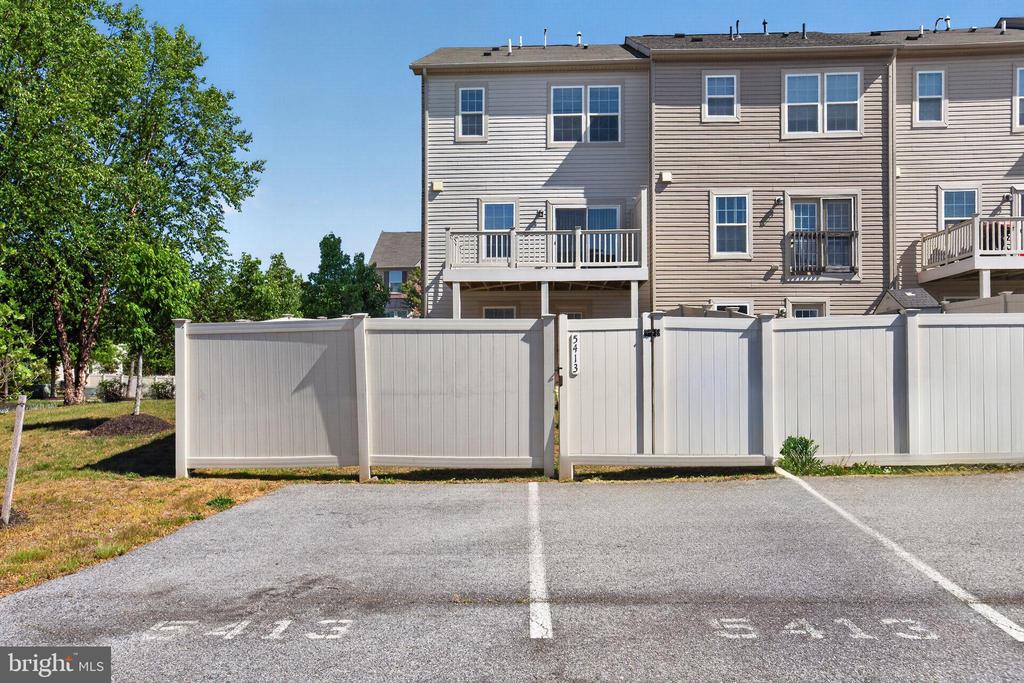 5413 DOUBLEDAY LANE