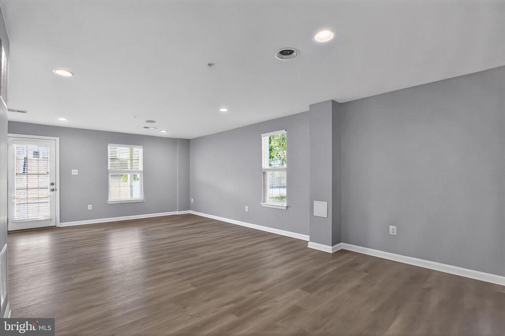 5413 DOUBLEDAY LANE