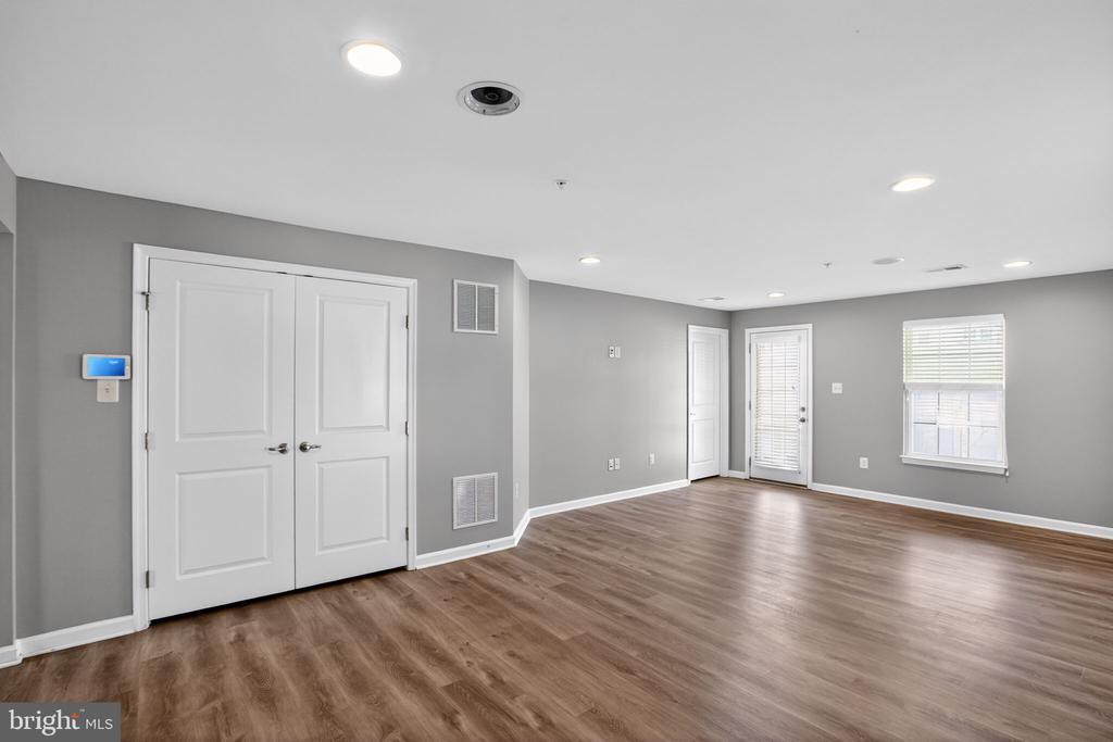 5413 DOUBLEDAY LANE