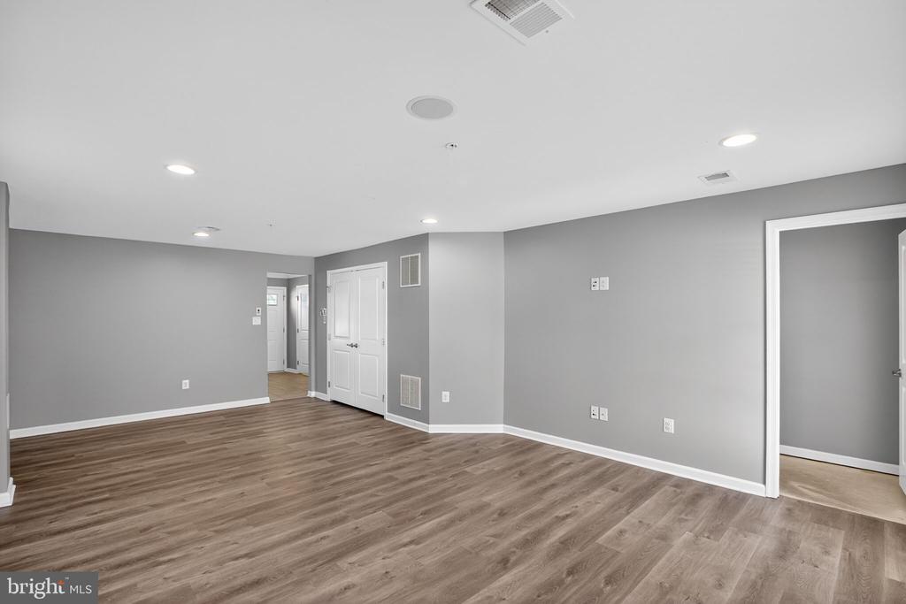 5413 DOUBLEDAY LANE