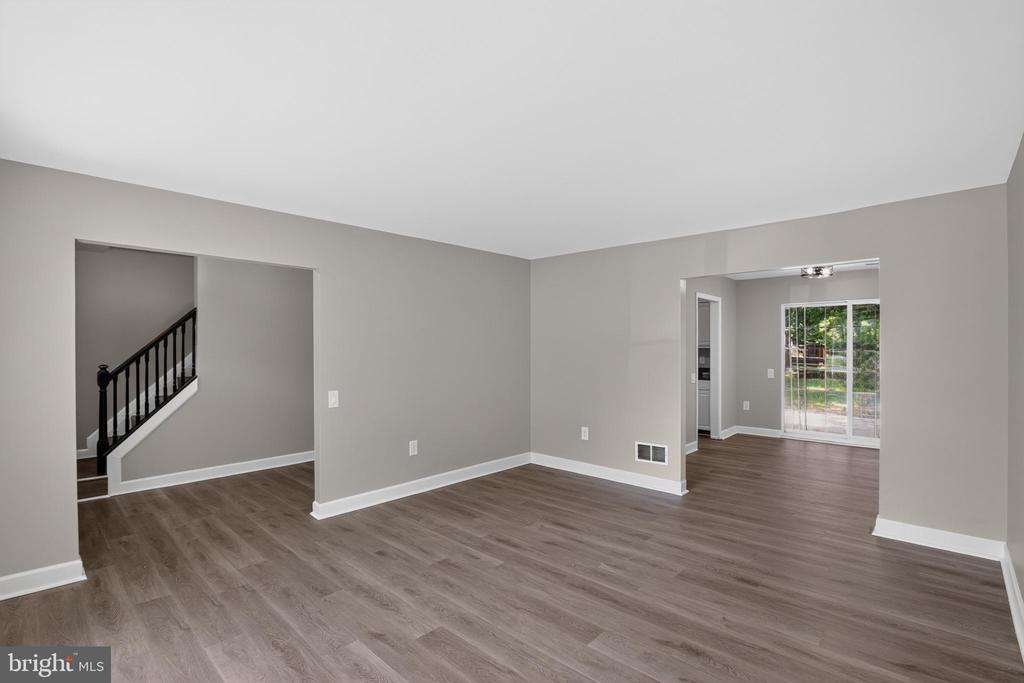 2421 YORK COURT