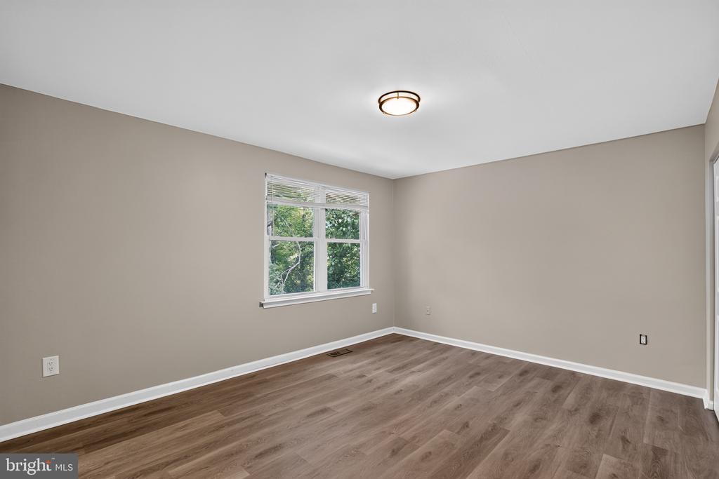 2421 YORK COURT