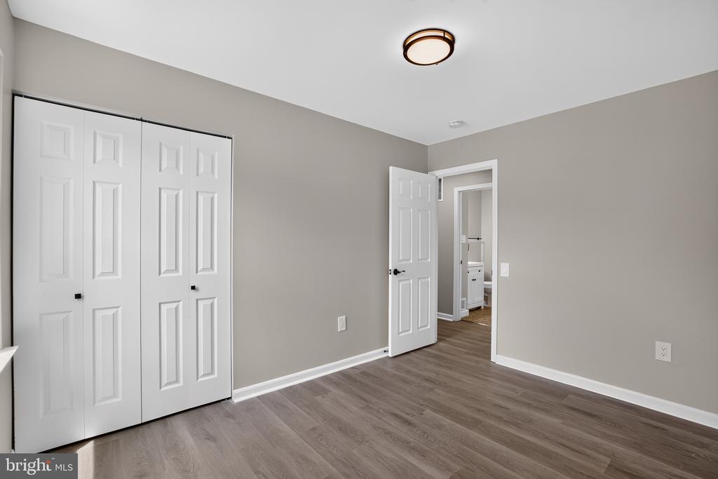2421 YORK COURT
