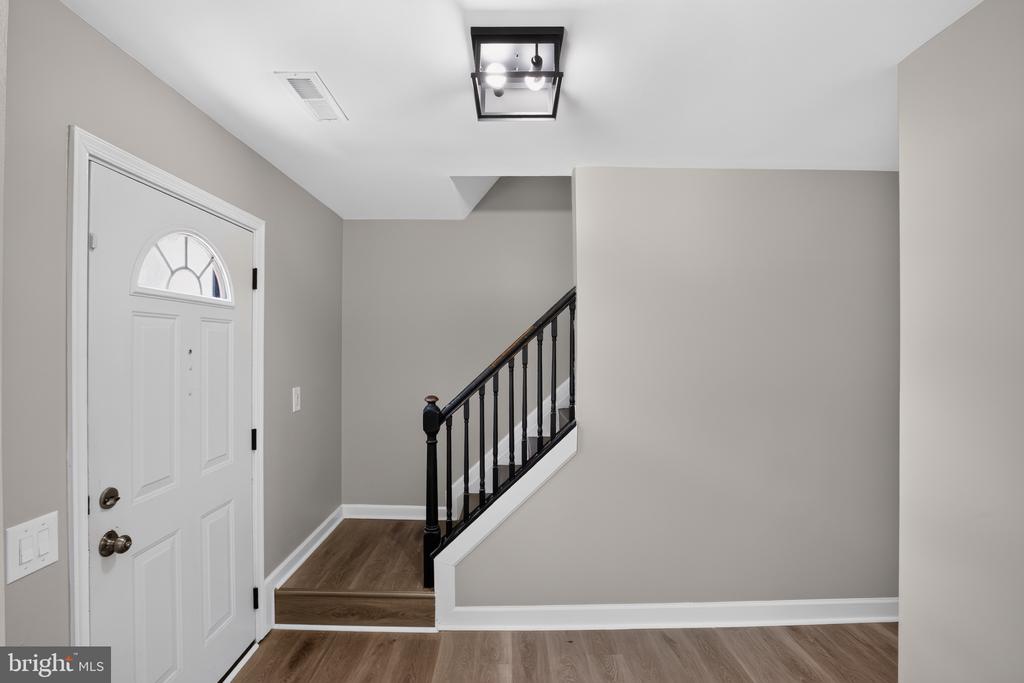 2421 YORK COURT