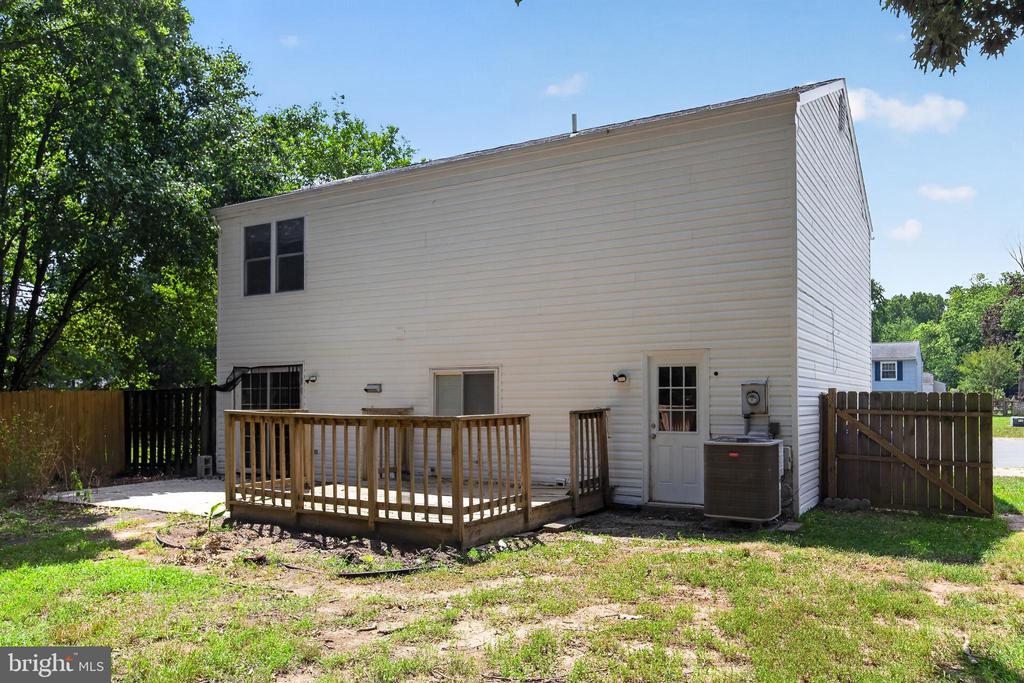2421 YORK COURT