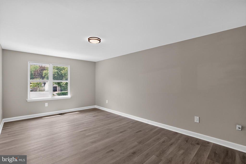 2421 YORK COURT