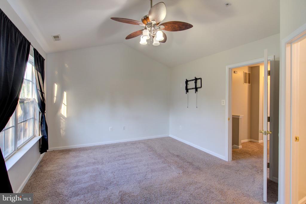 6111 PINE CREST LANE